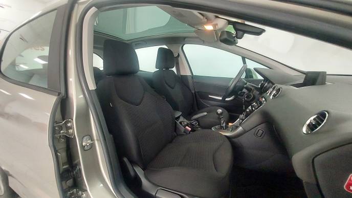 PEUGEOT 308 2.0 HDI 