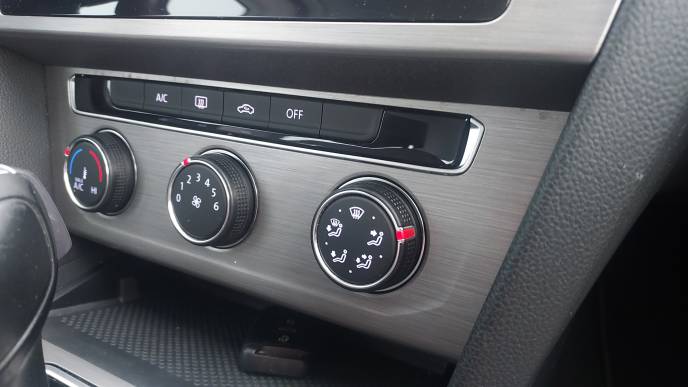 VOLKSWAGEN PASSAT 1.6 TDI 120