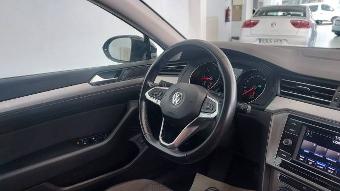 VOLKSWAGEN PASSAT 1.6 TDI 120