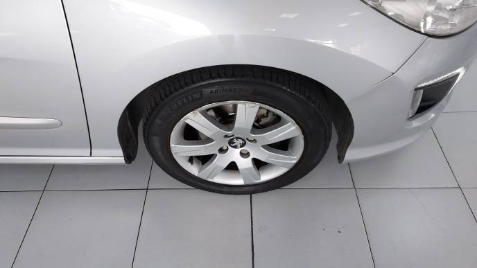 PEUGEOT 308 1.6 HDI