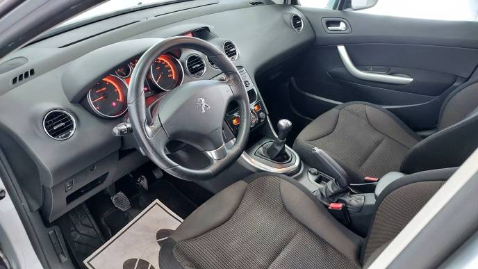 PEUGEOT 308 1.6 HDI