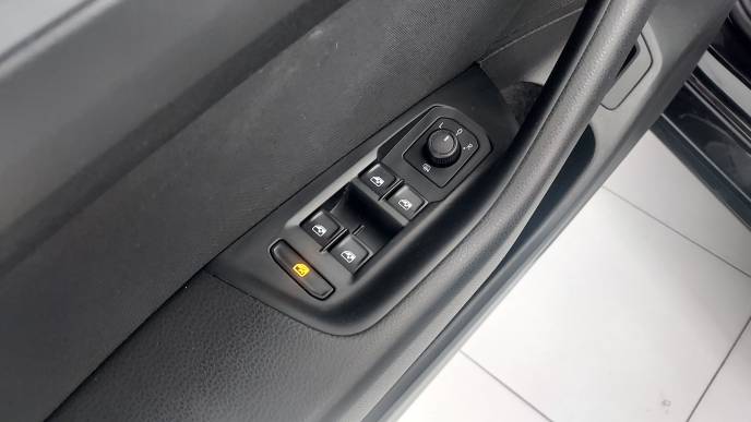 VOLKSWAGEN PASSAT 1.6 TDI 120