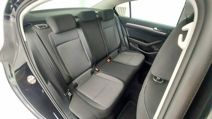 VOLKSWAGEN PASSAT 1.6 TDI 120