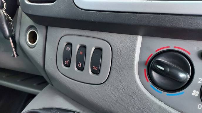 RENAULT TRAFIC 2.0 DCI 115