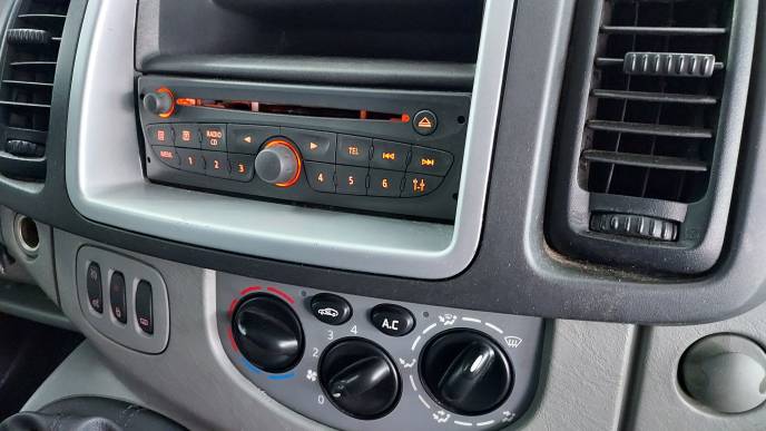 RENAULT TRAFIC 2.0 DCI 115