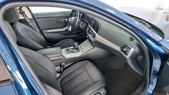 BMW 320iA XDRIVE