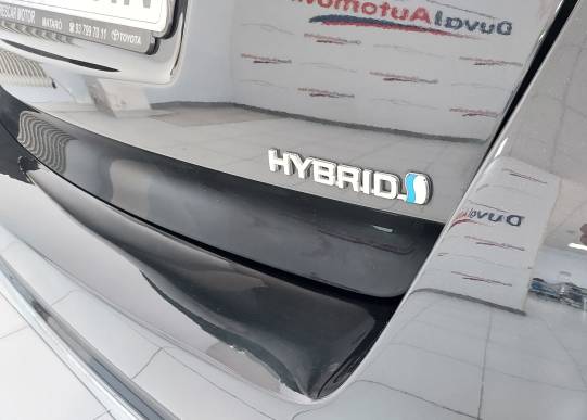 TOYOTA AURIS TOURING SPORTS