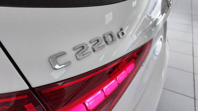 MERCEDES-BENZ C220d ESTATE