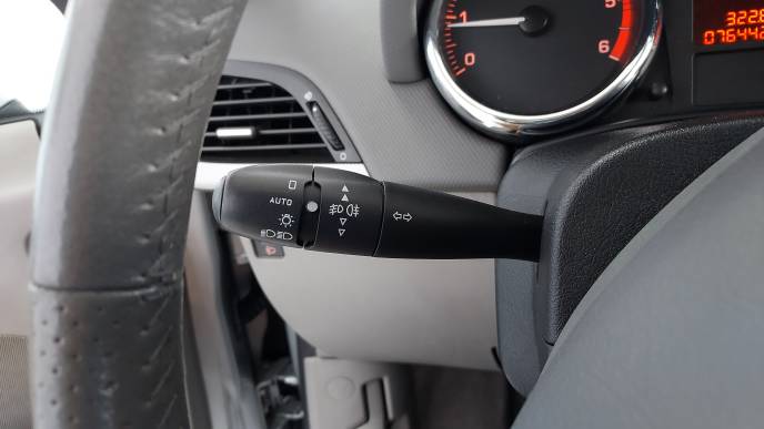 PEUGEOT 207 HDI 90