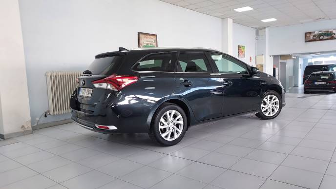 TOYOTA AURIS TOURING SPORTS