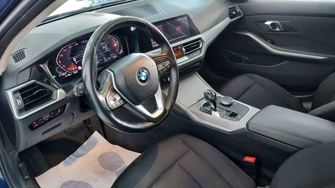 BMW 320iA XDRIVE