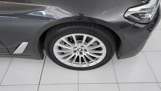 BMW 530D TOURING XDRIVE