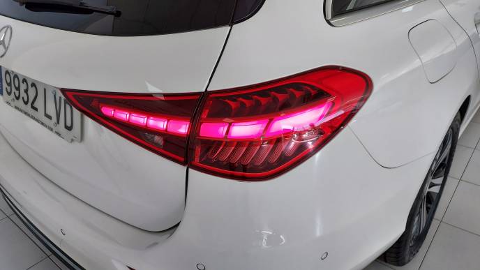 MERCEDES-BENZ C220d ESTATE