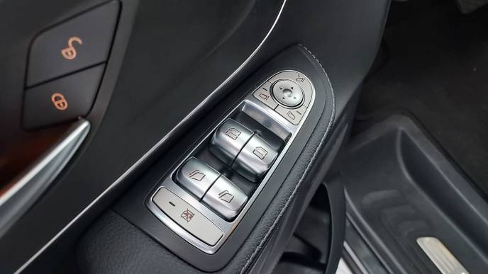 MERCEDES-BENZ V 250d