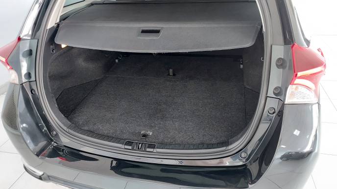 TOYOTA AURIS TOURING SPORTS