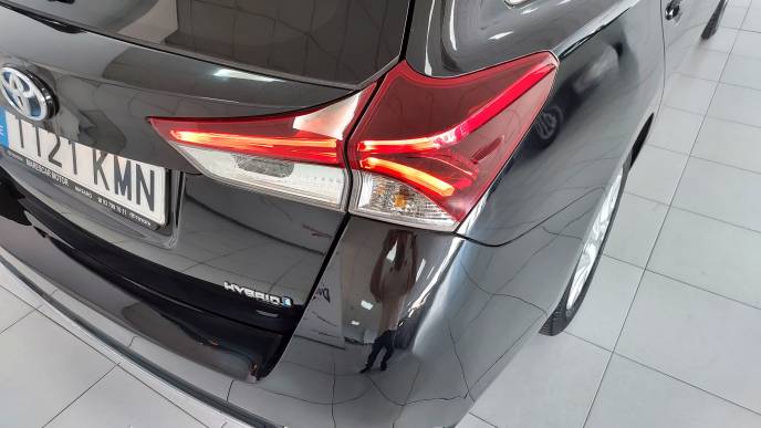 TOYOTA AURIS TOURING SPORTS