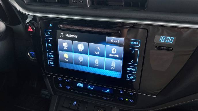 TOYOTA AURIS TOURING SPORTS