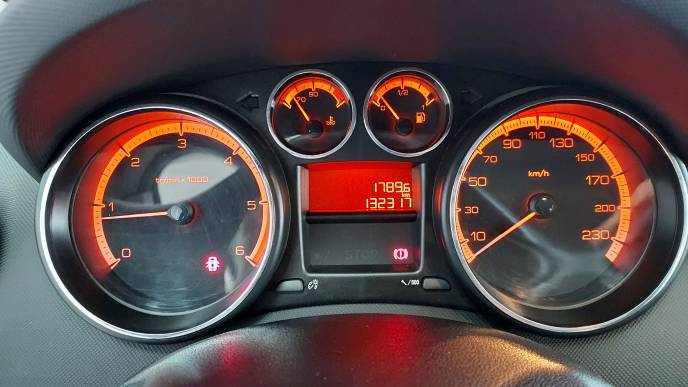 PEUGEOT 308 HDI 92
